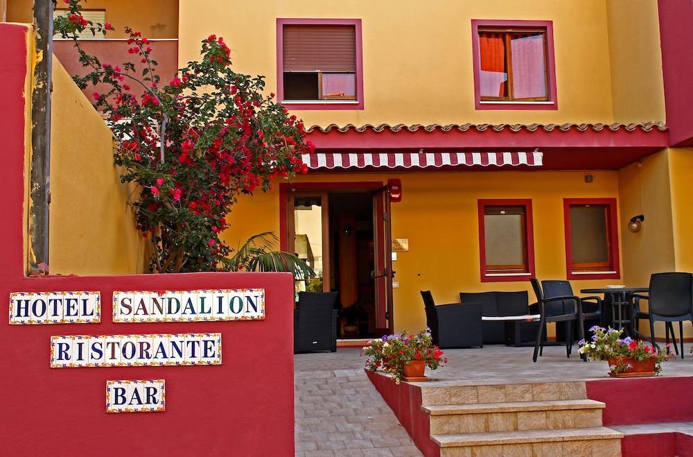 Hotel Sandalion Santa Teresa Gallura Exterior foto
